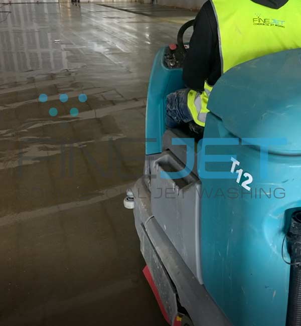 Commercial jet washing - exterior floor cleaning