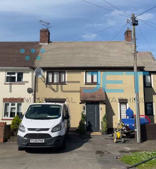 Removal of moss build-up on roof in Faringdon, Oxfordshire